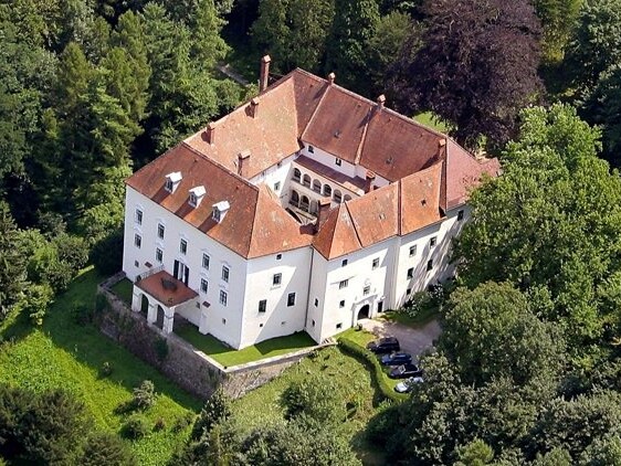 © Schloss Ernegg